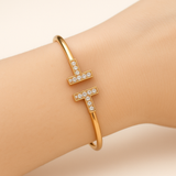 Eloura™ "T" Armband