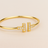 Eloura™ "T" Armband